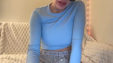 Snapshot of poppyknox chatting on 11.14.25 Poppy Knox online show from 11.14.25