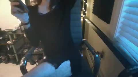 porcelain_tears01 online show from 10.22.25