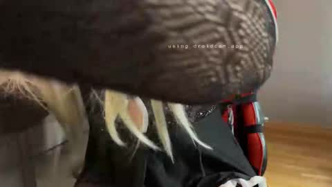 Snapshot of potworzanek chatting on 09.14.25 sissy alexxxa online show from 09.14.25