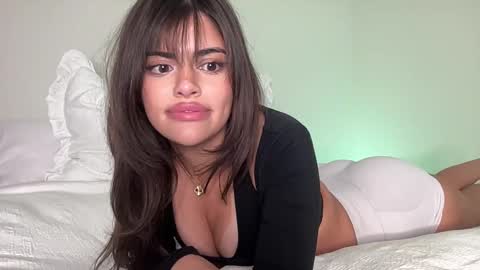 Snapshot of poutyselena chatting on 02.20.25 Selena online show from 02.20.25