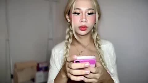 GODDESS PRECIOUS online show from 04.17.26