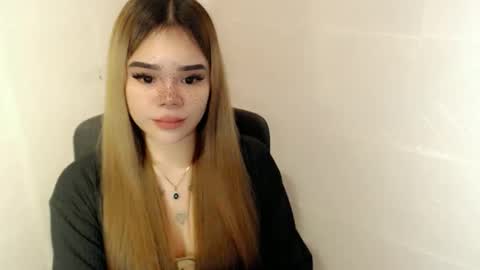 MAXXINE online show from 04.05.26