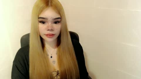 Snapshot of preciousangel69xxx chatting on 05.24.26 MAXXINE online show from 05.24.26