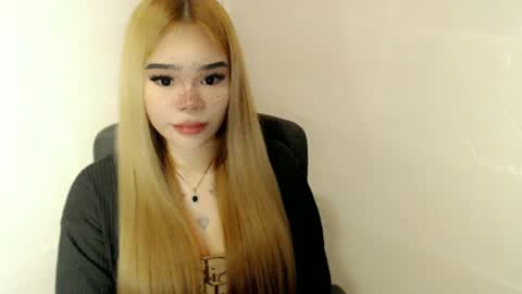 Snapshot of preciousangel69xxx chatting on 06.05.26 MAXXINE online show from 06.05.26