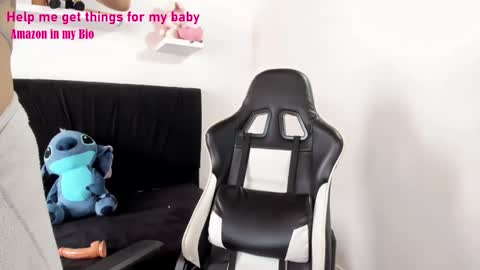 Snapshot of pregnant_sweet1 chatting on 01.05.25 Angelly online show from 01.05.25