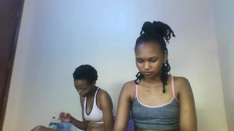 Snapshot of prettie_candy9 chatting on 10.22.25 Prettie candy9 online show from 10.22.25