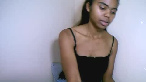 prettiethalia online show from 11.01.25