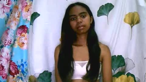 prettiethalia online show from 12.05.25