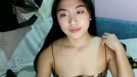 Snapshot of pretty_am chatting on 09.18.25 pretty_am online show from 09.18.25