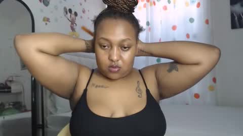 Snapshot of pretty_annah chatting on 10.16.25 Annah online show from 10.16.25