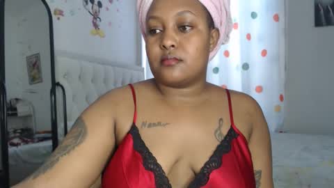 Snapshot of pretty_annah chatting on 12.05.25 Annah online show from 12.05.25