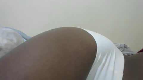 pretty_avena online show from 11.13.25