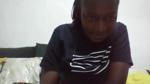 Snapshot of pretty_beib chatting on 09.16.25 Karol online show from 09.16.25