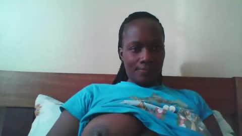 Snapshot of pretty_beib chatting on 11.07.25 Karol online show from 11.07.25