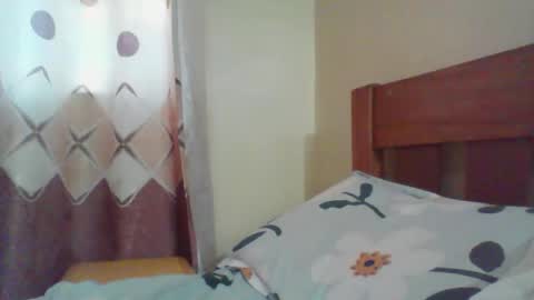 Snapshot of pretty_beib chatting on 11.11.25 Karol online show from 11.11.25