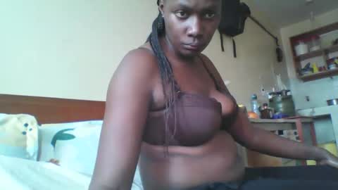 Snapshot of pretty_beib chatting on 11.13.25 Karol online show from 11.13.25