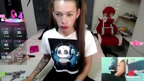 Snapshot of pretty_candysex chatting on 09.13.25 Lisa online show from 09.13.25