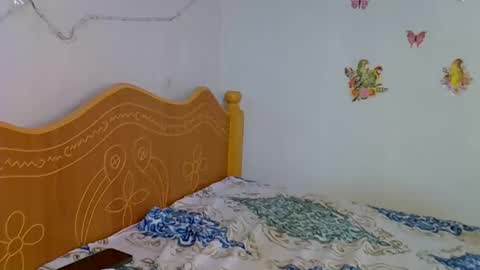 Snapshot of pretty_dey chatting on 10.24.25 pretty_dey online show from 10.24.25