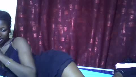Snapshot of pretty_ebby chatting on 06.27.26 pretty_ebby online show from 06.27.26