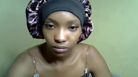 Snapshot of pretty_jazmine chatting on 10.08.25 Jaz online show from 10.08.25