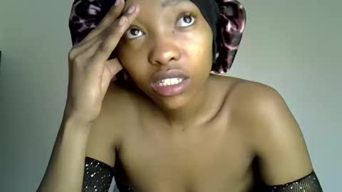 Snapshot of pretty_jazmine chatting on 10.26.25 Jaz online show from 10.26.25