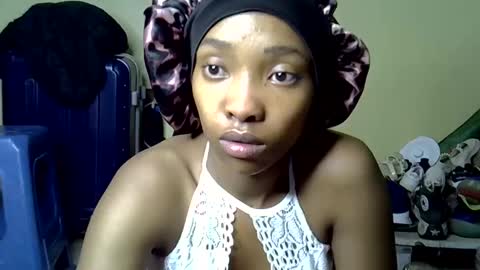 Snapshot of pretty_jazmine chatting on 10.26.25 Jaz online show from 10.26.25