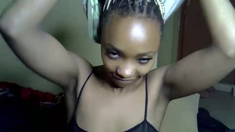 Snapshot of pretty_jazmine chatting on 11.05.25 Jaz online show from 11.05.25