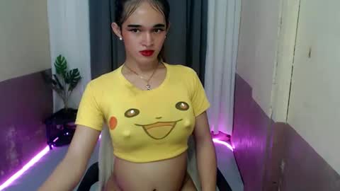 Snapshot of pretty_lady_kitty chatting on 04.22.26 pretty_lady_kitty online show from 04.22.26