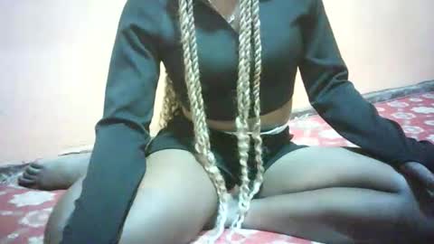 pretty_milan online show from 01.07.26