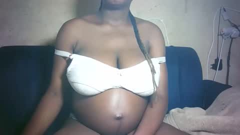 pretty_milan online show from 03.10.26