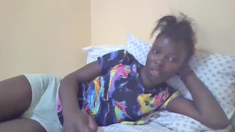 pretty_petite_ebony online show from 01.06.25