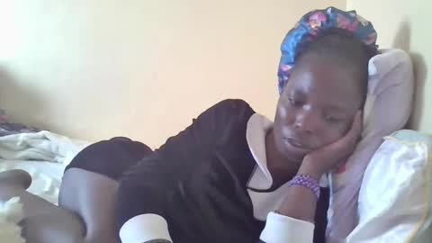 pretty_petite_ebony online show from 01.24.25