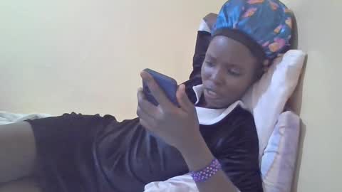 pretty_petite_ebony online show from 01.25.25
