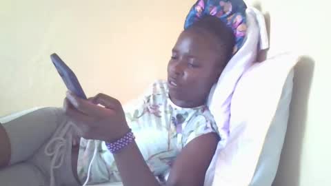 pretty_petite_ebony online show from 01.28.25
