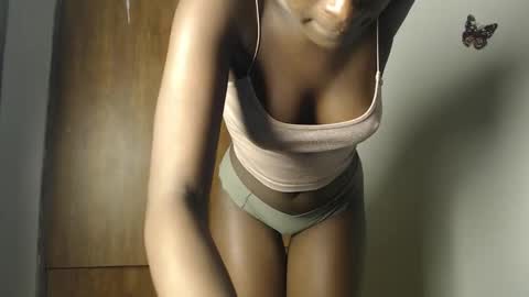 pretty_petitebody online show from 09.10.25