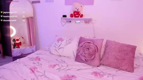 pretty_pettite online show from 04.21.26