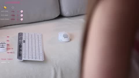 Snapshot of pretty_princess_elina chatting on 09.30.25 Elina online show from 09.30.25