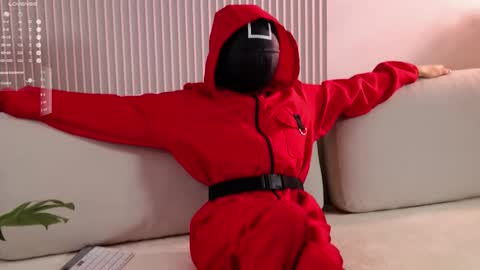 Snapshot of pretty_princess_elina chatting on 10.31.25 Elina online show from 10.31.25