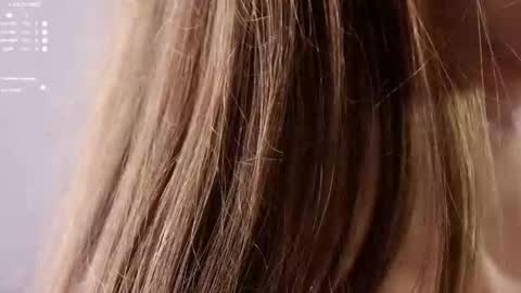 Snapshot of pretty_princess_elina chatting on 11.05.25 Elina online show from 11.05.25