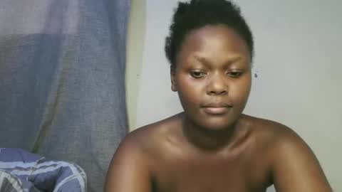Snapshot of pretty_shanz chatting on 10.18.25 pretty_shanz online show from 10.18.25