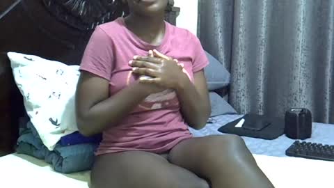 Snapshot of pretty_sheanna chatting on 06.19.26 pretty_sheanna online show from 06.19.26