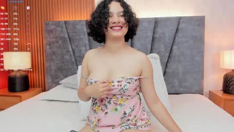 Daisy Flower online show from 01.17.25