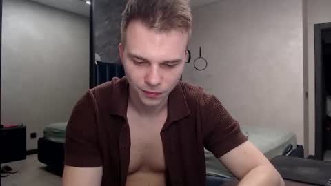 Snapshot of pretty_sweety chatting on 06.23.26 Justin online show from 06.23.26