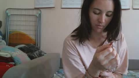 Snapshot of prettybella_7 chatting on 09.30.25 Bella online show from 09.30.25