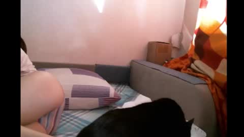 Snapshot of prettybella_7 chatting on 10.17.25 Bella online show from 10.17.25