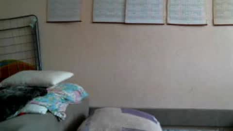 Snapshot of prettybella_7 chatting on 10.20.25 Bella online show from 10.20.25