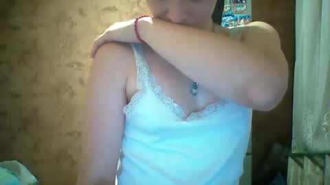 Snapshot of prettybella_7 chatting on 07.20.26 Bella online show from 07.20.26