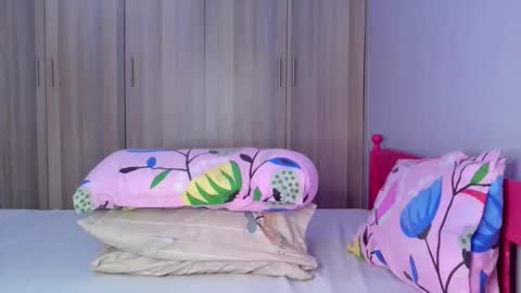 Snapshot of prettybigclit_ebony chatting on 10.20.25 prettybigclit_ebony online show from 10.20.25