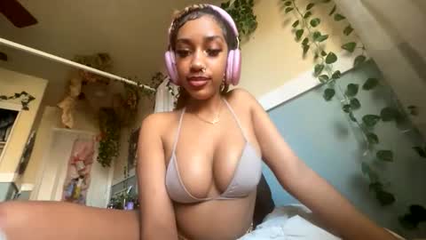 prettyblackgal online show from 11.23.25