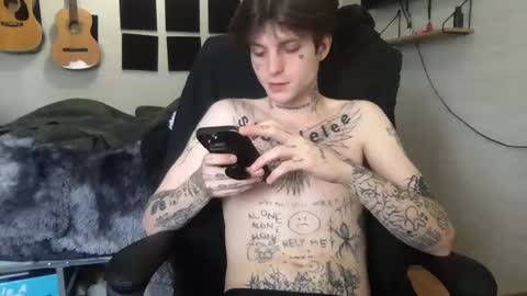 Snapshot of prettyboyszn chatting on 12.07.24 pretty boy online show from 12.07.24